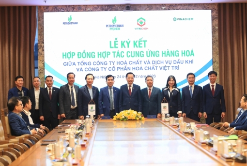 PVChem và Vitrichem ký hợp đồng cung ứng Xút lỏng cho Nhà máy Lọc hóa dầu Nghi Sơn cụ thể hóa Thỏa thuận hợp tác toàn diện giữa Petrovietnam và Vinachem 