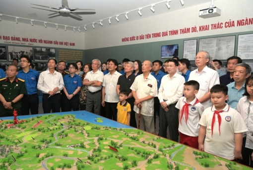 Tri ân quá khứ, tiếp lửa niềm tin